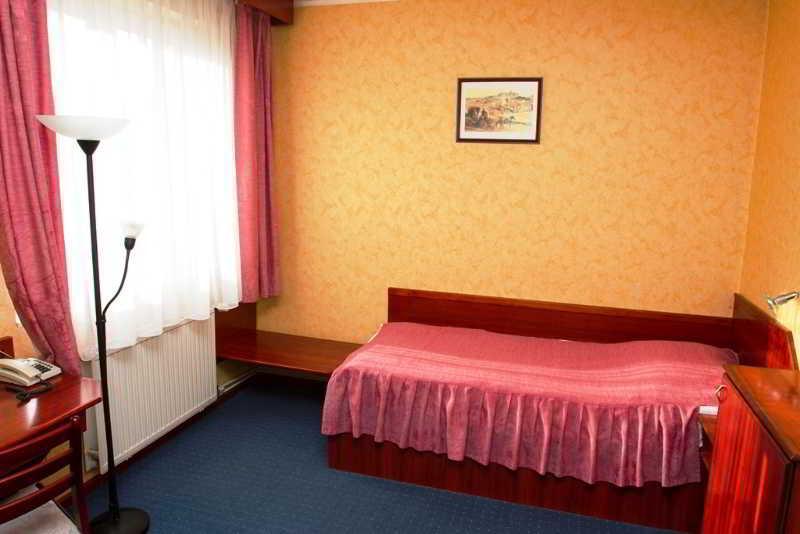 Classic Hotel Budapest Bagian luar foto