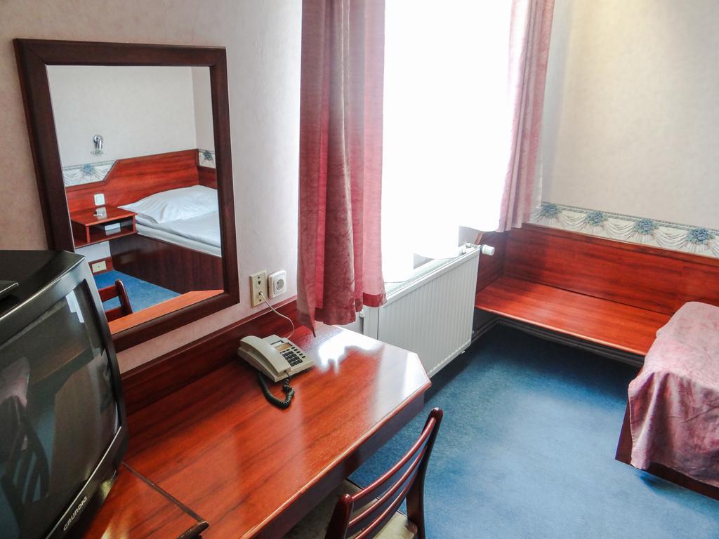 Classic Hotel Budapest Bagian luar foto
