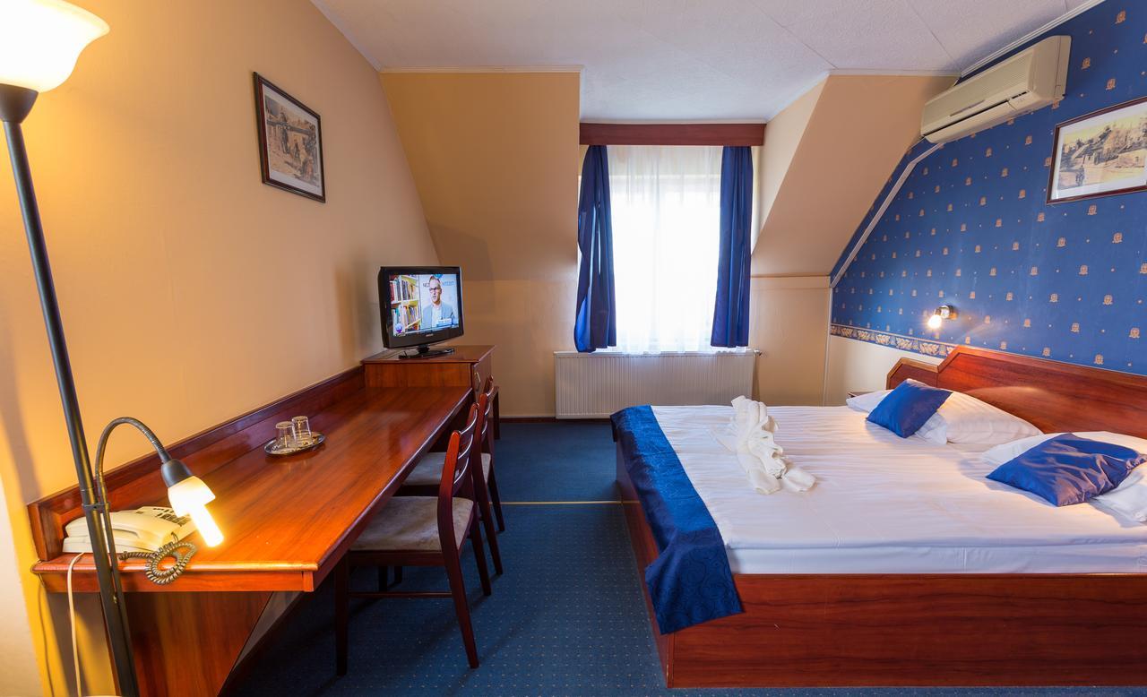 Classic Hotel Budapest Bagian luar foto