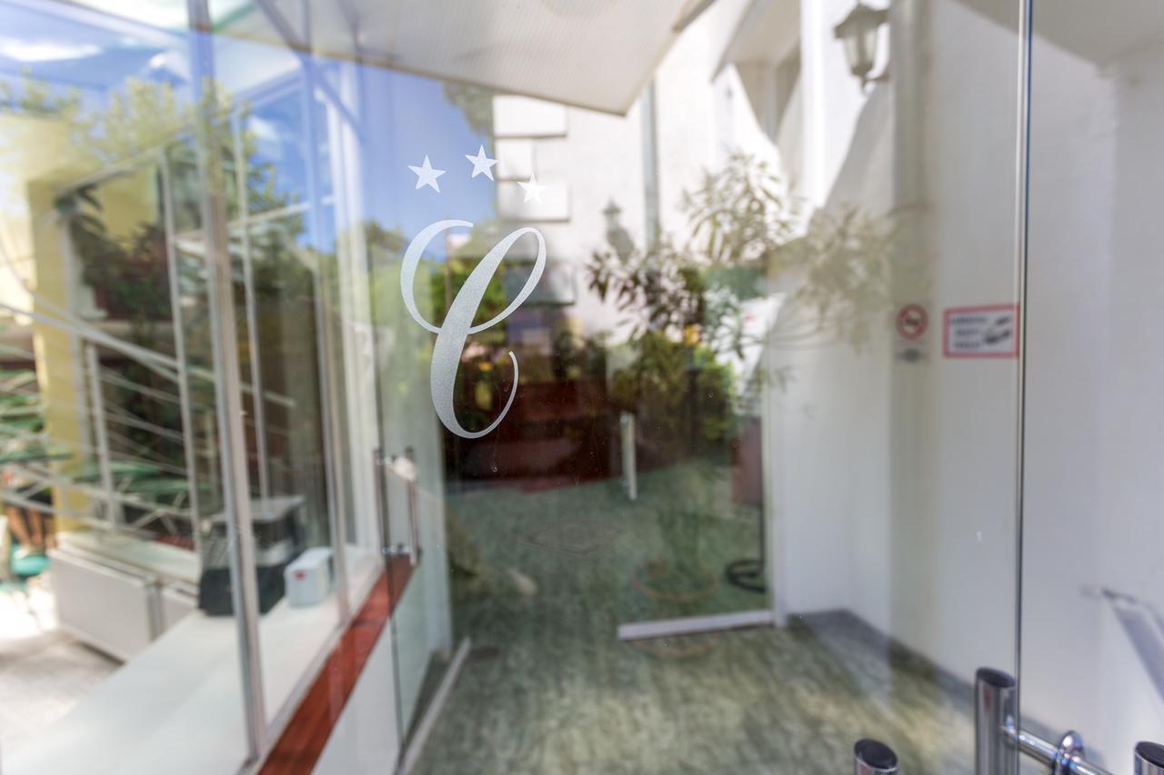 Classic Hotel Budapest Bagian luar foto