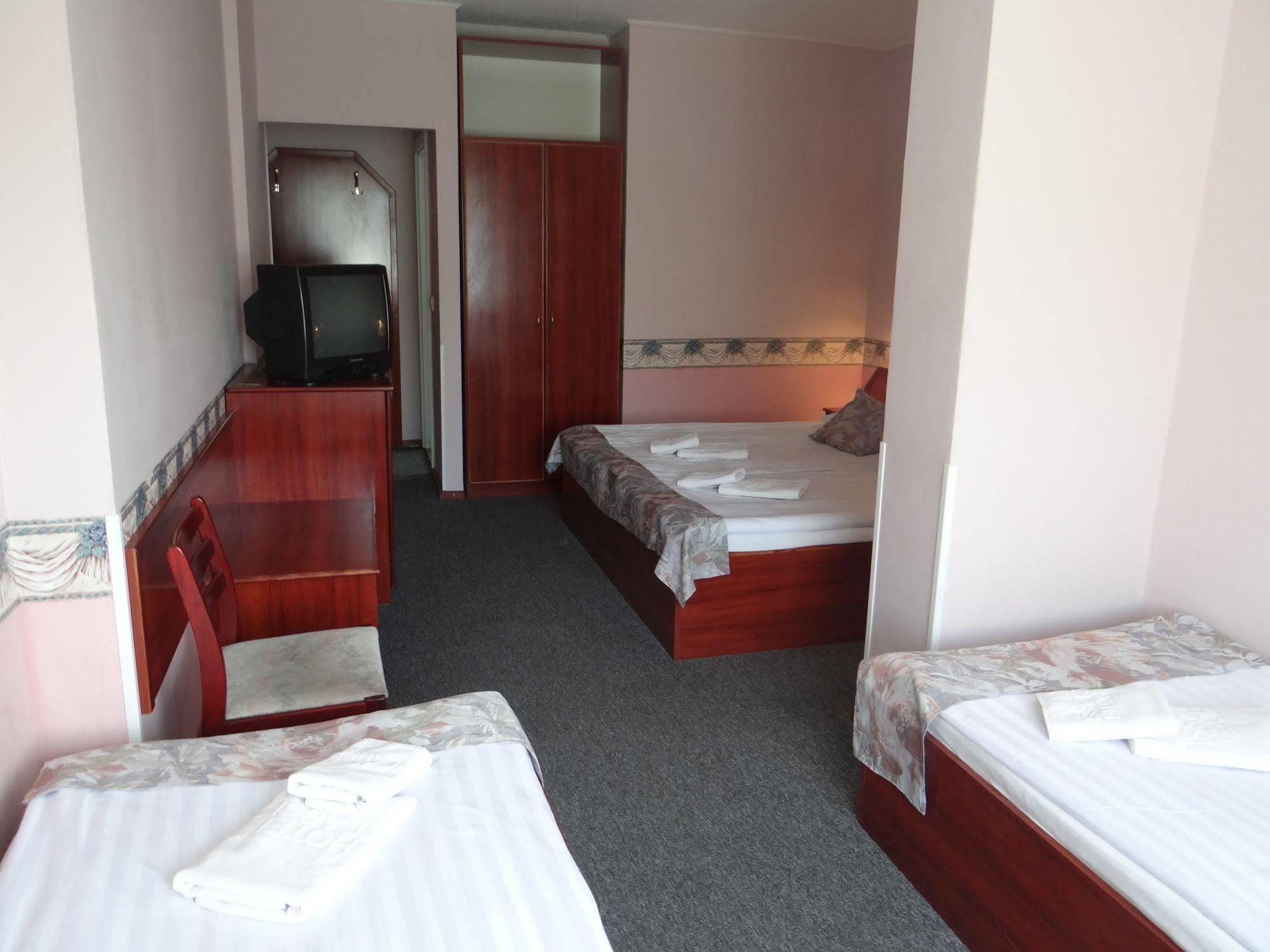 Classic Hotel Budapest Bagian luar foto
