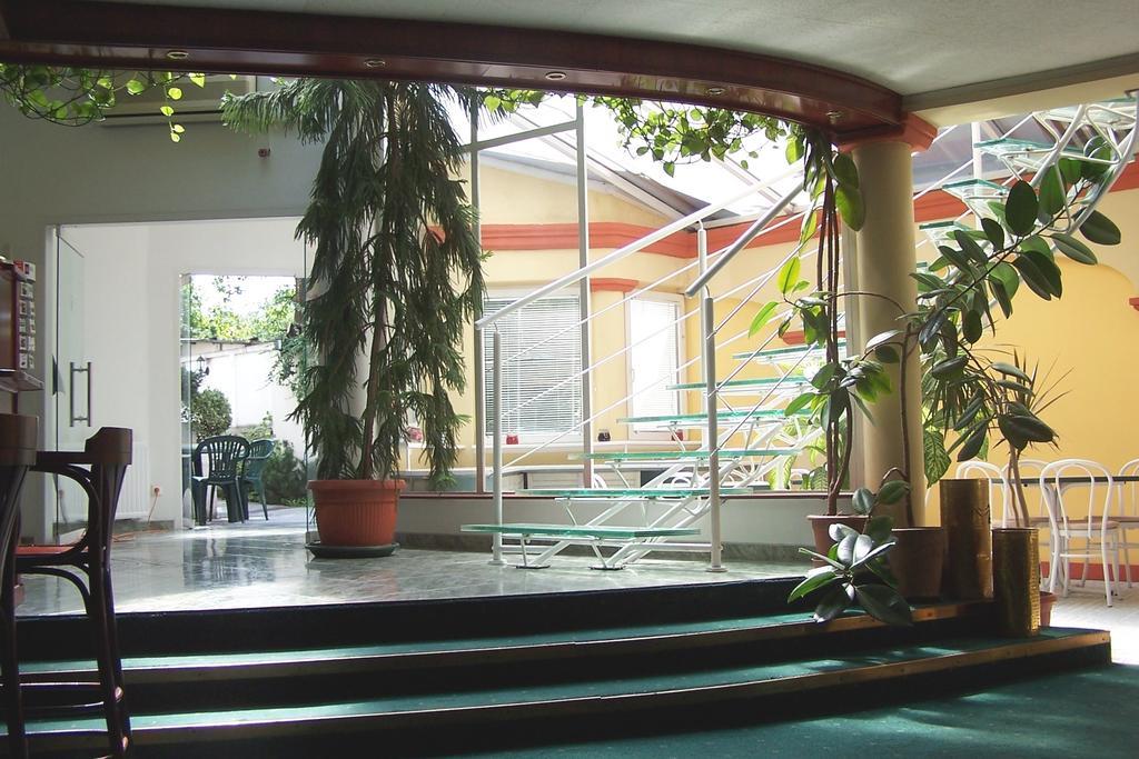 Classic Hotel Budapest Bagian luar foto